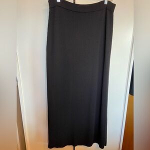 Eileen Fisher 100% wool skirt. Black. Size M